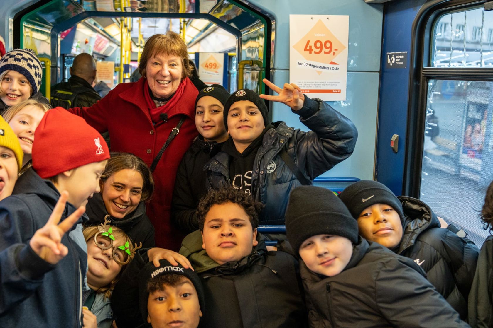 Ordfører Marianne Borgen med femteklassinger fra Grünerløkka skole